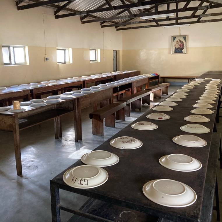 Der alte Speisesaal für 200 Mädchen der Secondary School in Puma.